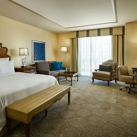 Woolley's Classic Suites Denver Airport
