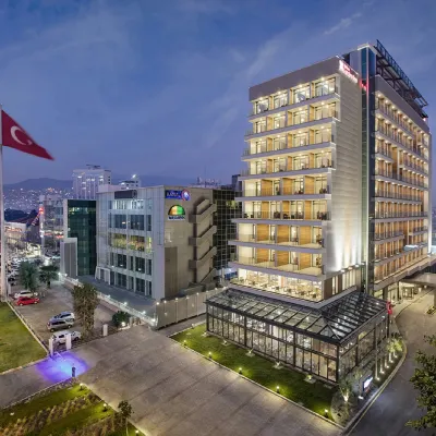 Hilton Garden Inn Izmir Bayrakli Отели рядом с достопримечательностью «Автовокзал Измира»