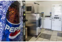 Motel 6 Bakersfield, CA - Convention Center - موقف سيارات