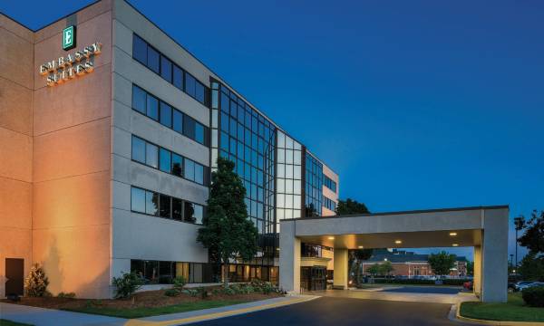 Embassy Suites by Hilton Milwaukee Brookfield