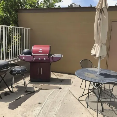 Topper Motel
