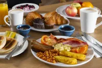 Holiday Inn Express BICESTER by IHG - breakfast