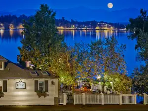 Mirror Lake Inn