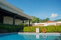 Hilton San Salvador - Pools
