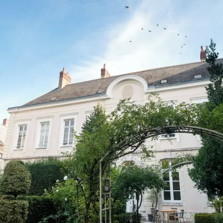 Maison Ailleurs