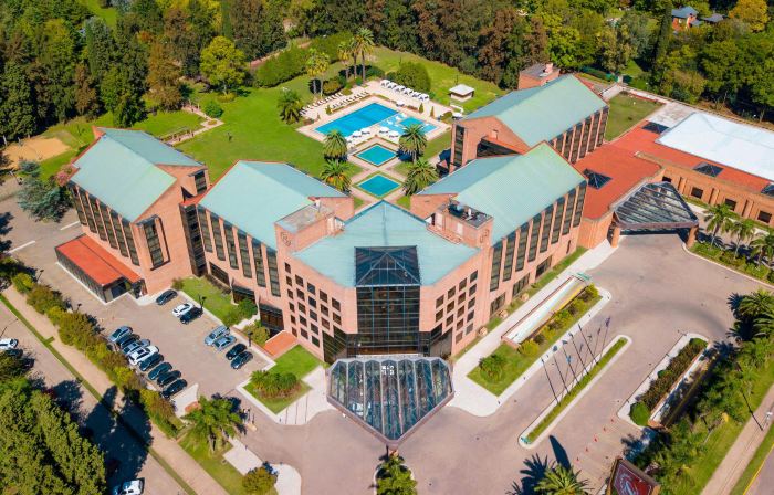 Sheraton Pilar Hotel & Convention Center