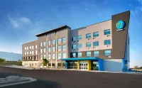 Tru by Hilton Clearfield Hill Air Force Base - parking