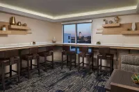 Sheraton Richmond Airport Hotel - bar