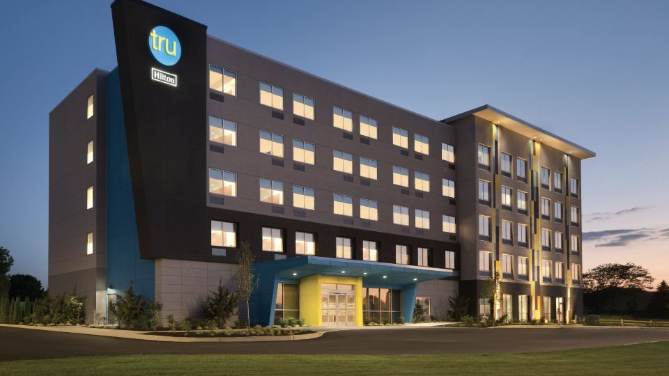Tru by Hilton Lancaster East