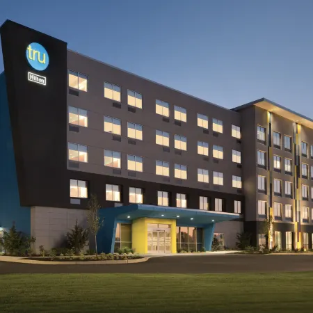 Tru by Hilton Lancaster East