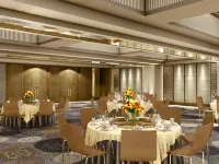 Vivanta Ahmedabad SG Highway Hotels near IIM