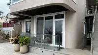 Breeze Suites by Jumbo Holidayz - 2 stelle
