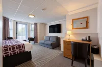 Lothersdale Hotel Morecambe by Belvilla - parking