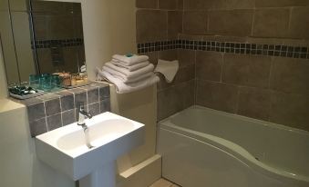 The Crown & Plough - Housity