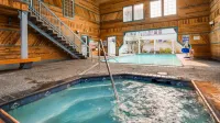 Best Western Plus Bayshore Inn - Hot Tub
