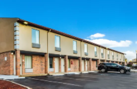 Quality Inn Columbia Airport Hotels near Riverbank Zoo