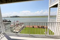 Hampton Inn & Suites Chincoteague-Waterfront - Ocean View