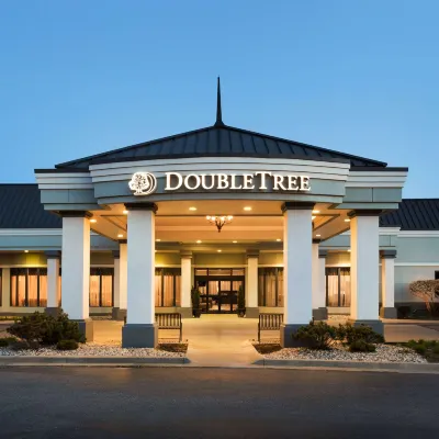 DoubleTree by Hilton Detroit Novi Hotels near Suburban Collection Showcase