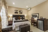 Ezulwini Guest House - Relaxing Queen Room with Balcony in Balito, South Afirca - 3-Star