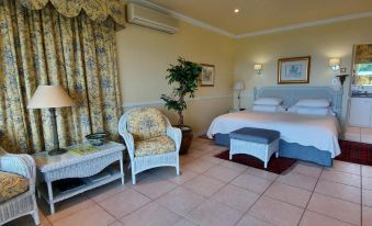 Roosboom Luxury Studio - with Sea View and Kitchen, Ideal for 2 Guests, Capetown