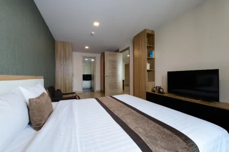 Ramada by Wyndham Bangkok Ten Ekamai Residences