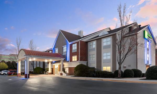 Holiday Inn Express Alpharetta - Roswell by IHG