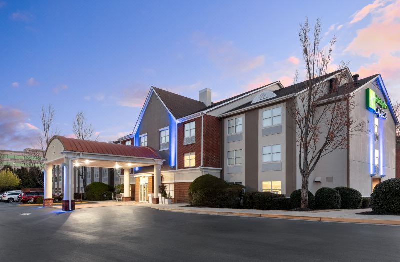 Holiday Inn Express Alpharetta - Roswell by IHG