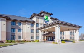 Holiday Inn Express & Suites Worthington by IHG