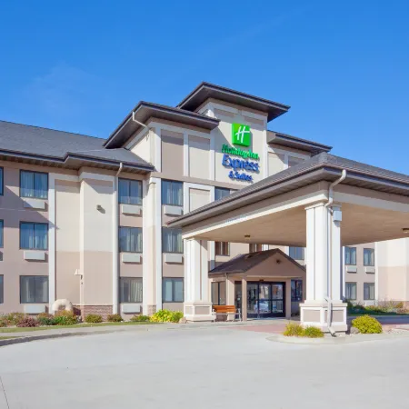 Holiday Inn Express & Suites Worthington by IHG