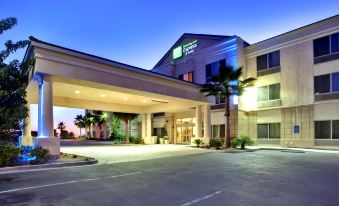 Holiday Inn Express & Suites San Diego Otay Mesa
