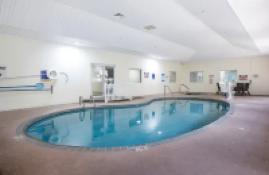 Red Roof PLUS+ & Suites Savannah - I-95