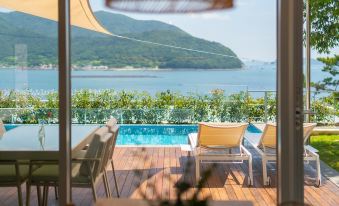 Geojedo Rieul Pool Villa