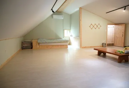 B&B Pension Between Damyang Bamboo Forest Отели рядом с достопримечательностью «Sigyeongjeong Pavilion»