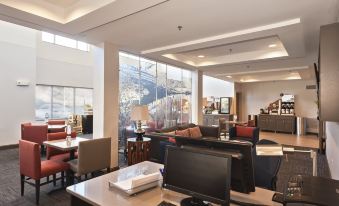 Holiday Inn Express & Suites Chanhassen