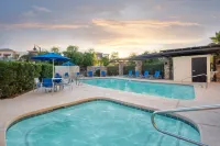 Holiday Inn Express & Suites SURPRISE by IHG - Pools