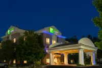 Holiday Inn Express & Suites Independence-Kansas City