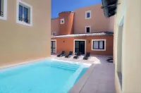 GRAND HOTEL D'ORANGE, BW SIGNATURE COLLECTION BY BEST WESTERN - Pools