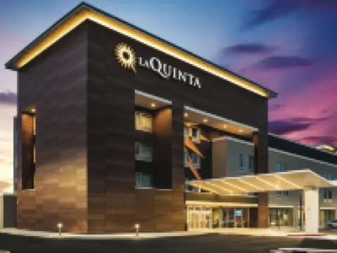 La Quinta Inn & Suites by Wyndham Atlanta South - McDonough Hotels in Henry County