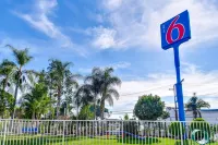 Motel 6 Garden Grove, CA - Bãi biển