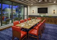 The Bevy Hotel Boerne - a Doubletree by Hilton - breakfast