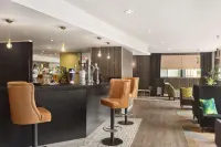 Ramada Hotel & Suites by Wyndham Coventry - bar