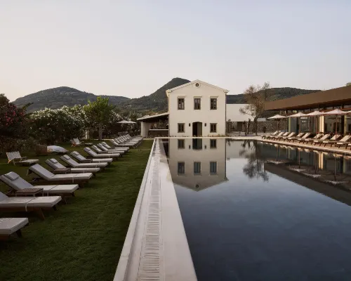 The Olivar Suites Hotels in Agia Pelagia Chlomou