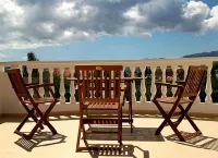 Golden Rose Suites - Ocean View