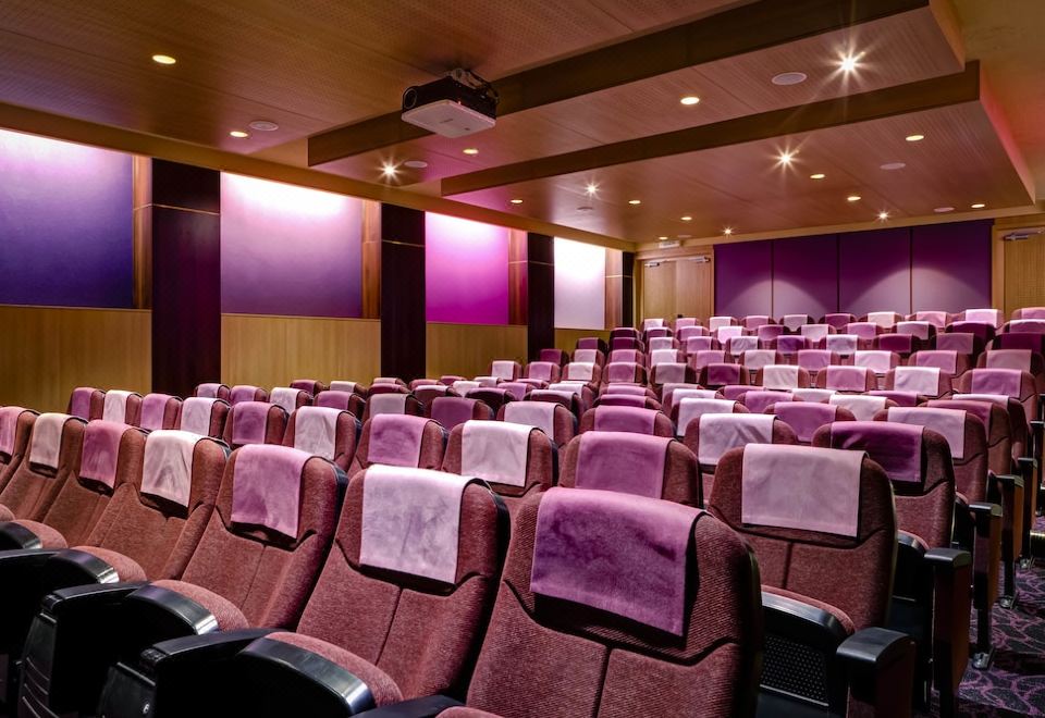 Hotel Charlemagne By Happyculture