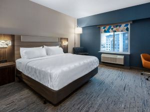 Holiday Inn Express & Suites Vaughan-Southwest