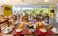Hotel Petropolis Inn - breakfast