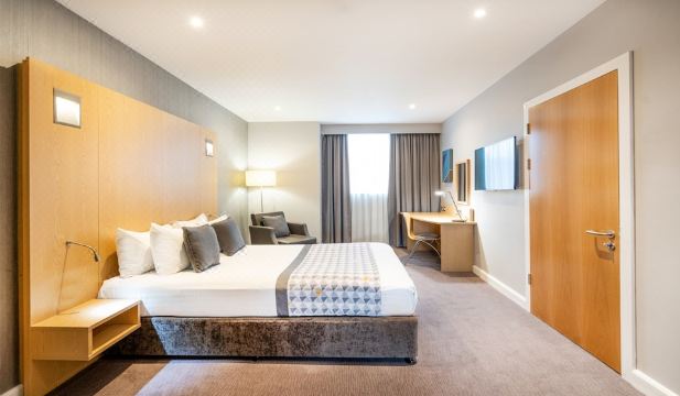 홀리데이 인 루턴 공항 편의시설