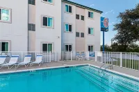 Motel 6 Weatherford, TX - Pools
