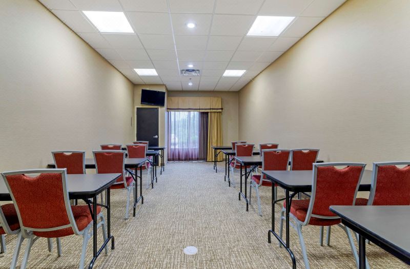 Comfort Suites photo 5