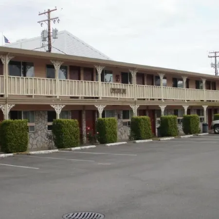 Shelton Inn